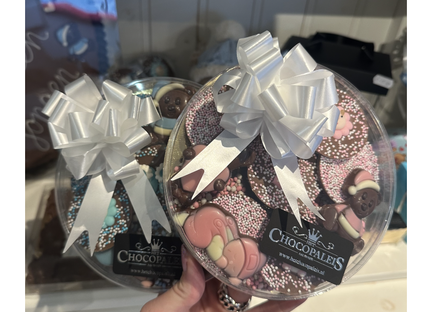 Ronde geschenkverpakking geboorte chocolade