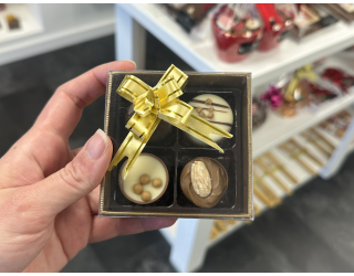 4- vaks bonbon doosje